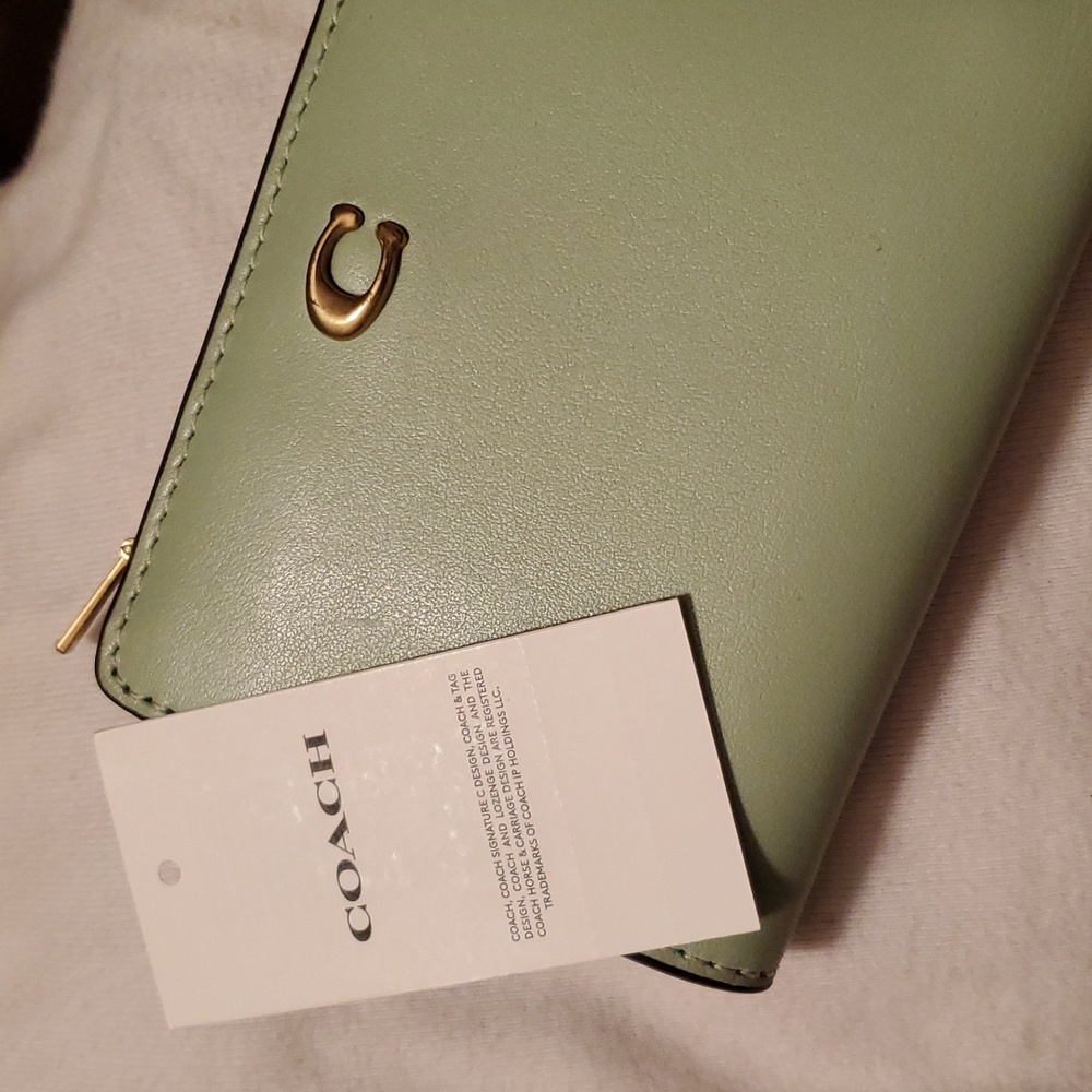 Coach Leather Bifold Wallet Pale Pistachio NWT